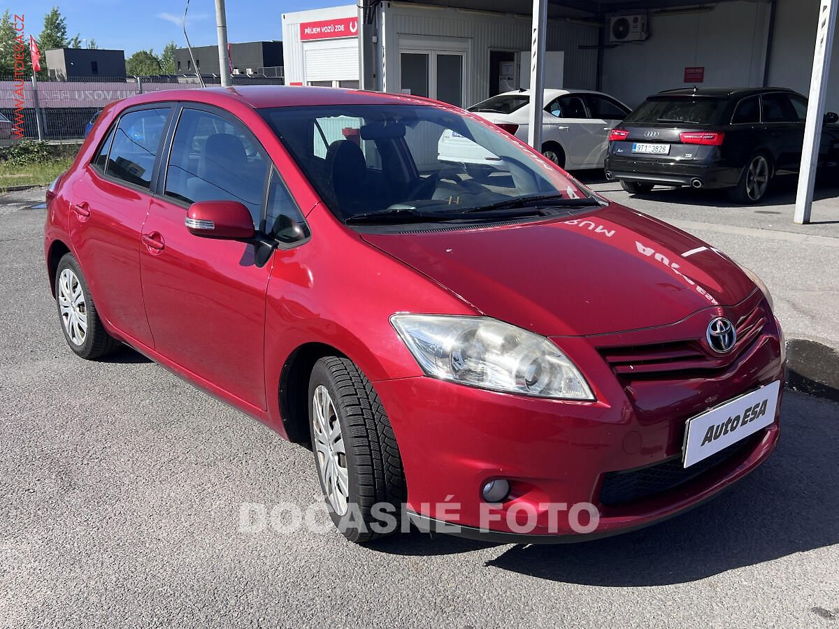 Toyota Auris 1.6 i, výhřev sed, temp