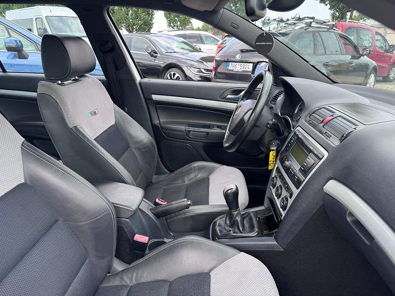 Škoda Octavia (2006) RS 2,0 FSI TURBO 147 KW STK - fotka 39 z 50
