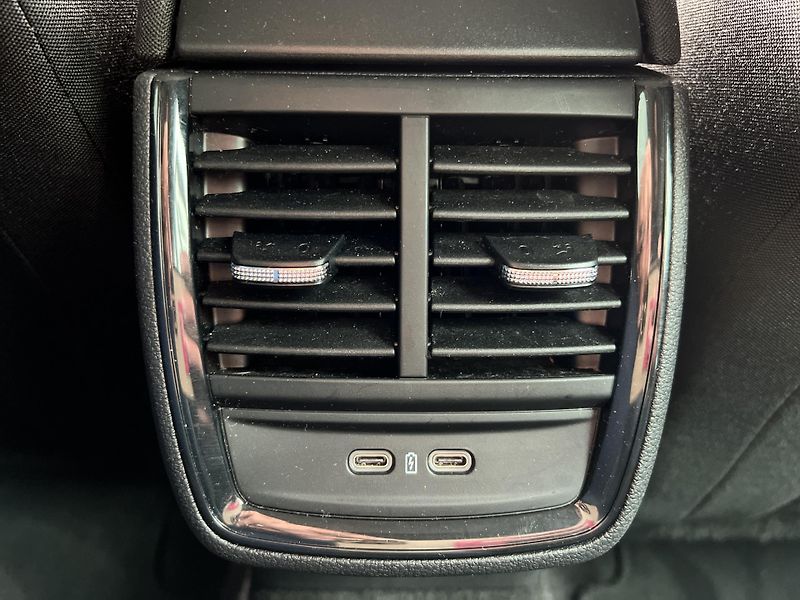 Škoda Kamiq Top Selection 1.5TSi 110kw ČR - fotka 27 z 45