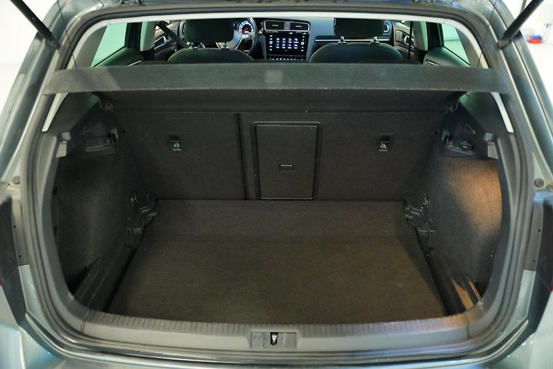 Volkswagen Golf - fotka 28 z 28
