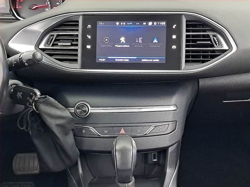 Peugeot 308 (2019) 1.5 BlueHDi, Automat - fotka 12 z 18