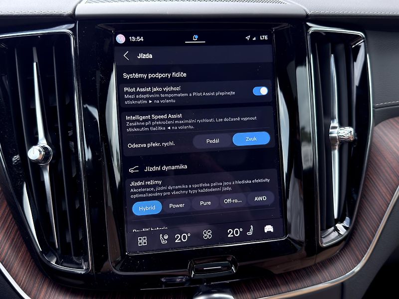 Volvo XC60 T8 AWD ULTRA BRIGHT *+ kola - fotka 43 z 59