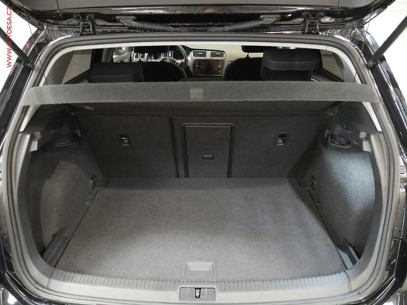 Volkswagen Golf (2017) 1.4TSi, 2.maj,ČR, Navi, LED - fotka 7 z 21