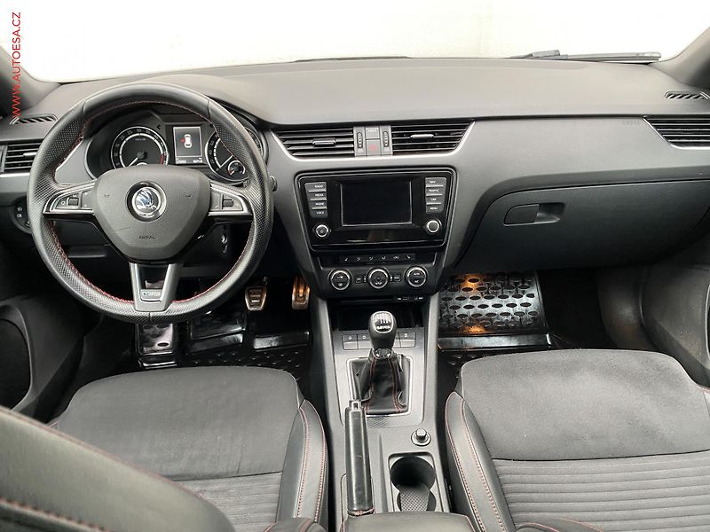 Škoda Octavia (2013) 2.0 TDi, RS - fotka 8 z 19