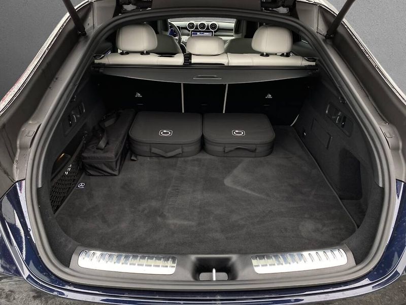 Mercedes-Benz GLC (2024) 300 de 4MATIC kupé - fotka 26 z 29