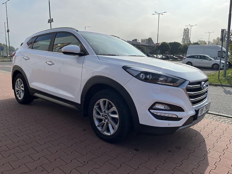 Hyundai Tucson 2.0 CRDi 4x4 ČR - fotka 4 z 33