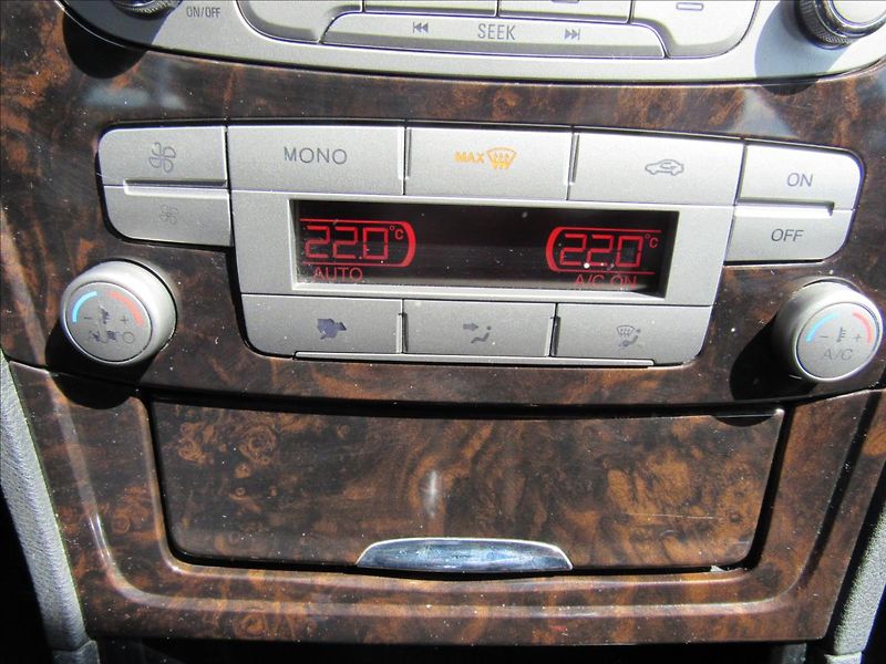 Ford Mondeo 2,0 Flexifuel Ethanol/Benzín 1 - fotka 17 z 31