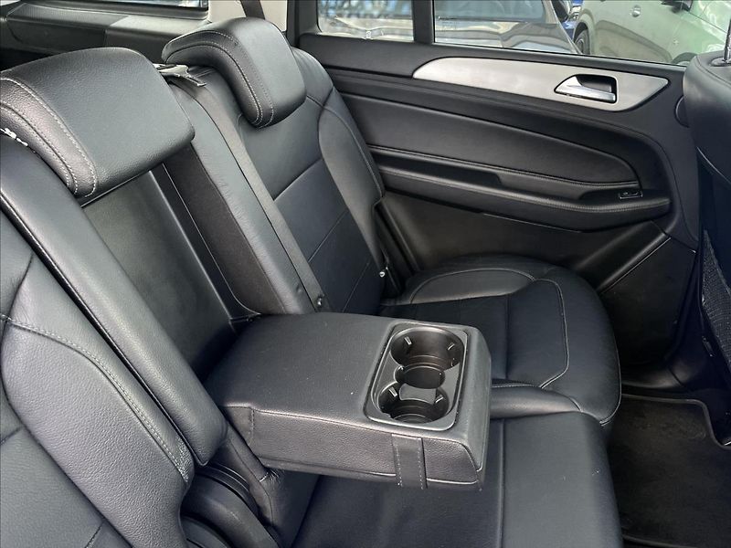 Mercedes-Benz GLS 350d 4MATIC - fotka 20 z 22