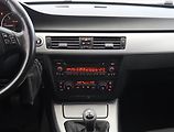 BMW Řada 3 (2006) 320 d, po STK, slušný stav - náhled 12