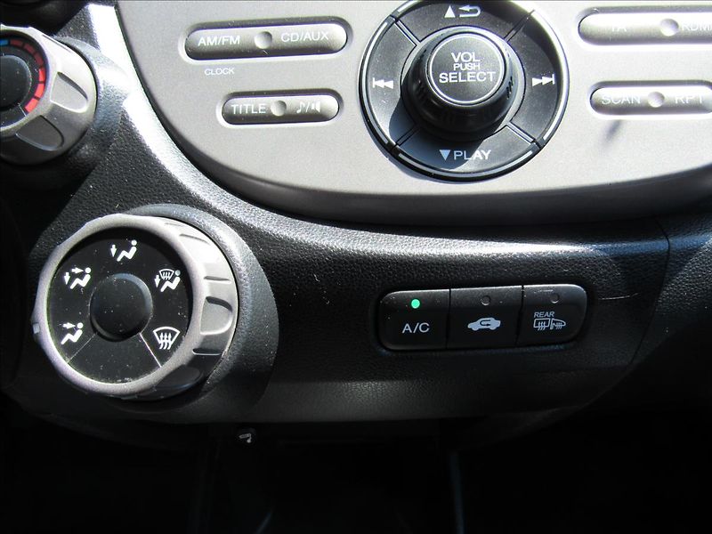 Honda Jazz 1,2 i-VTEC 66kW - fotka 17 z 25