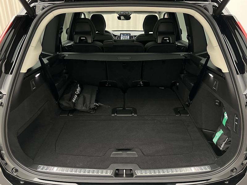 Volvo XC90 (2026) B5 AWD DARK PLUS AUT - fotka 7 z 44