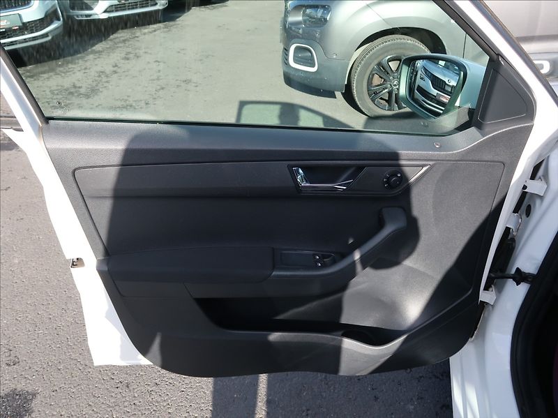 Škoda Fabia 1,4 TDi,66kW,NovéČR,Klima - fotka 18 z 20