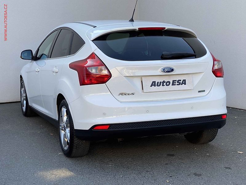 Ford Focus (2014) 1.0 EB, Titanium, bixen, navi - fotka 6 z 19
