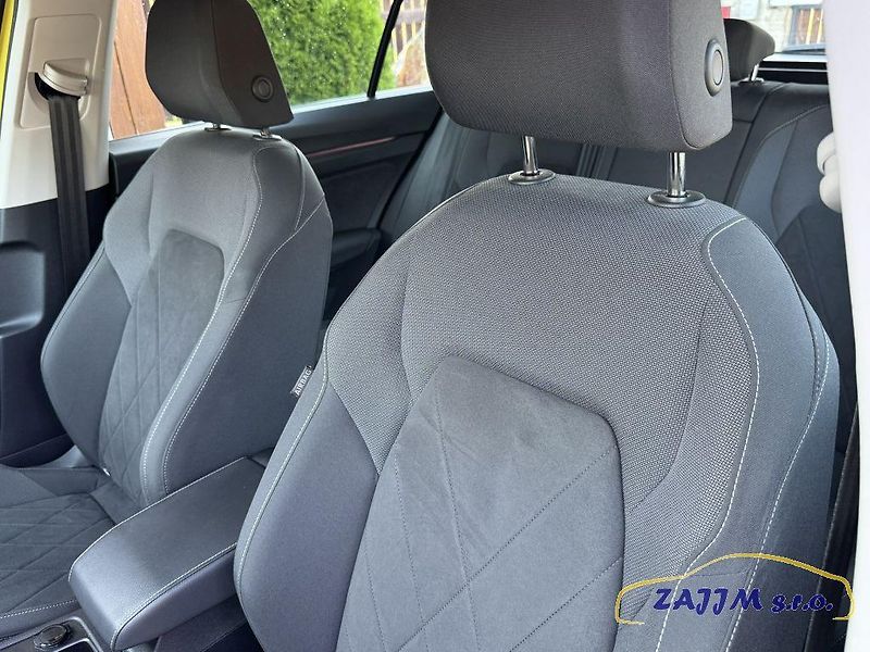 Volkswagen Golf 2.0TDI 110kw DSG + kamera - fotka 28 z 51
