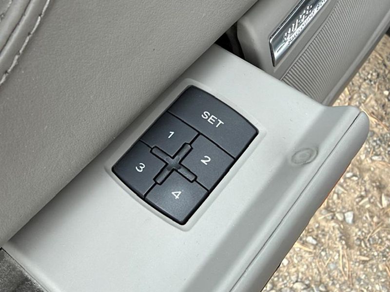 Audi A8 A8 L 4.2 FSI V8, quattro 257kW - fotka 17 z 47
