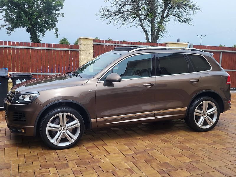 Volkswagen Touareg (2014) 4.2TDi V8 250KW*R-LINE*PANORAM - fotka 2 z 55