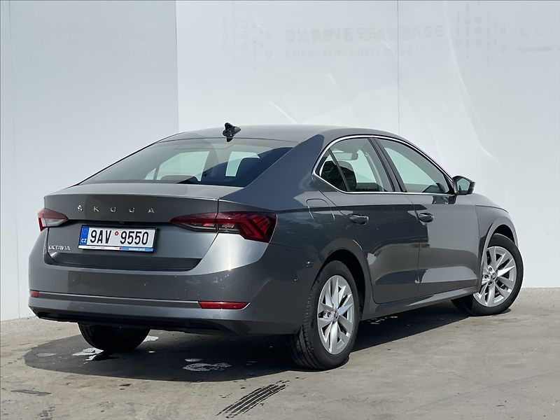 Škoda Octavia 2,0 TDI DSG Style Plus NAVI - fotka 3 z 24