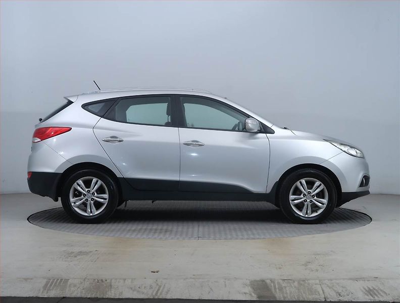 Hyundai ix35 (2012) 1.7 CRDi, Tempomat - fotka 6 z 19