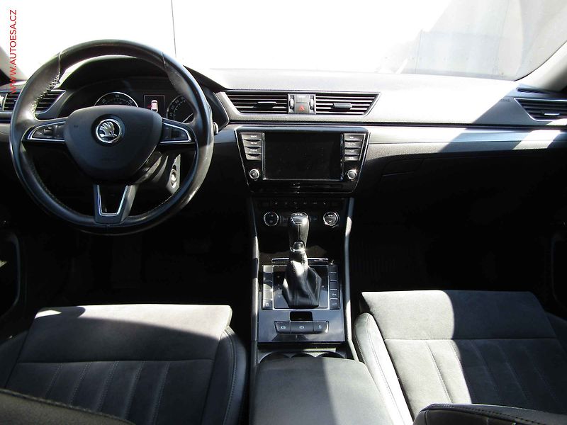 Škoda Superb (2016) 2.0 TDi, Style, DSG, TZ - fotka 8 z 19