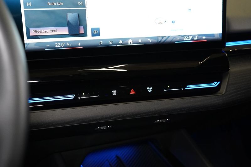 BMW Řada 5 540d xDrive, M Pro, Ventilace - fotka 36 z 46