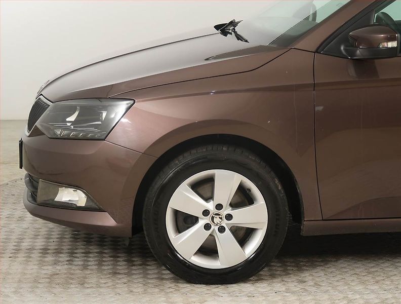 Škoda Fabia (2015) Style 1.2 TSI, ČR,1.maj - fotka 14 z 19