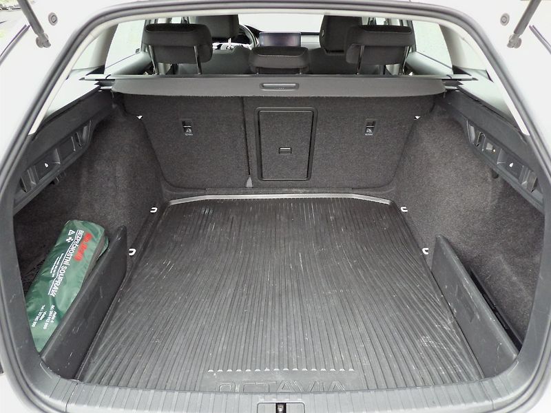 Škoda Octavia 1.5TSI DSG Style+ Tažné ČR DPH - fotka 26 z 33
