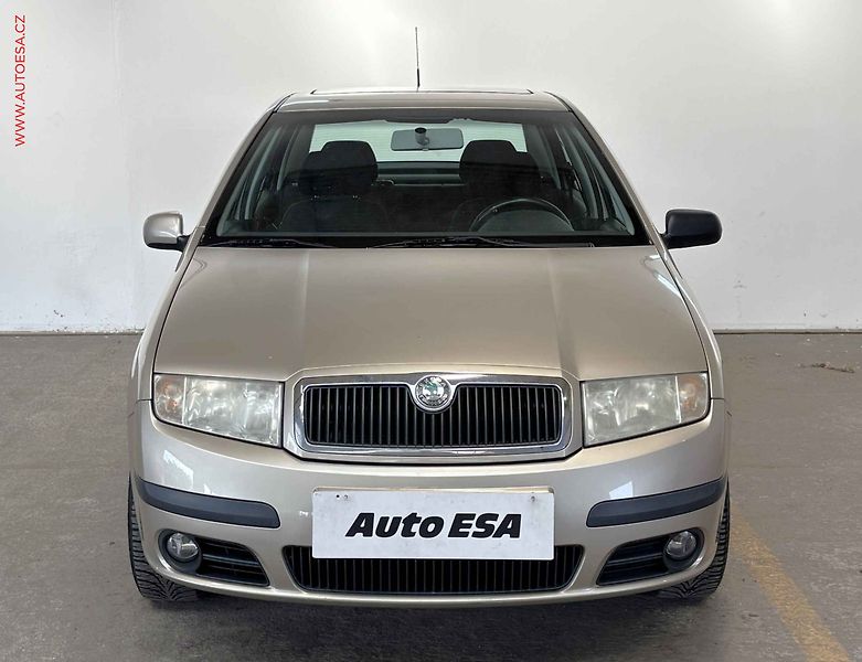 Škoda Fabia (2006) 1.4 i, AC, výhřev sed - fotka 2 z 13