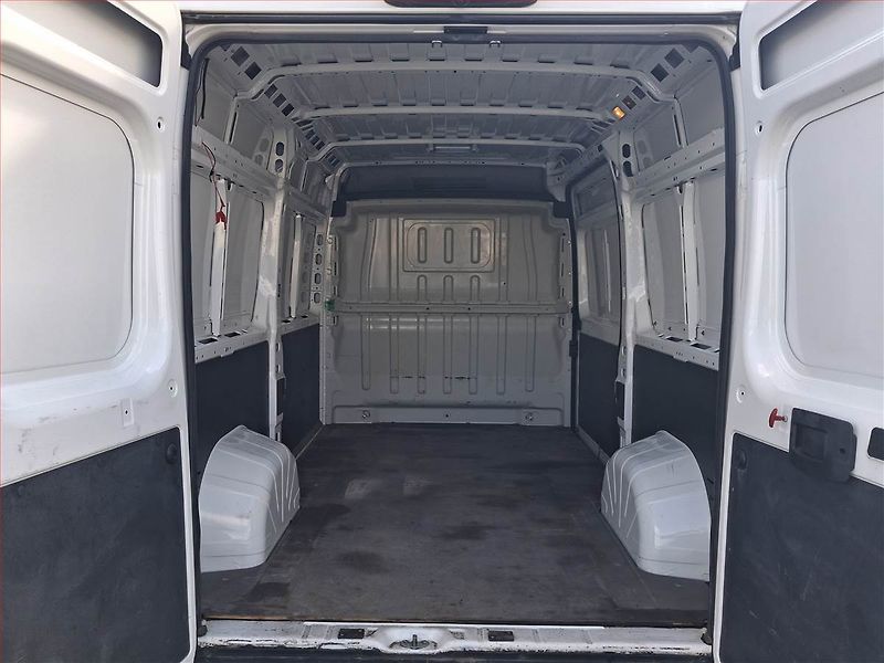 Peugeot Boxer (2020) 2.2 BlueHDi, L2H2, 1.0t - fotka 11 z 15