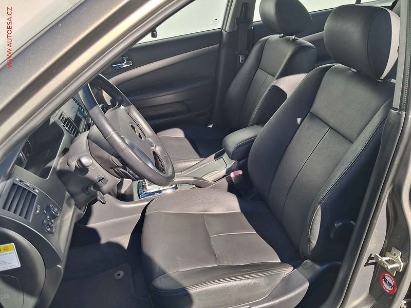 Chevrolet Epica (2008) 2.5 i, AT, kůže, autoAC - fotka 9 z 16