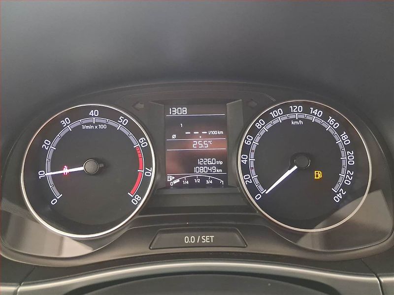 Škoda Fabia (2018) Ambition 1.0 TSI, Tempomat - fotka 11 z 19