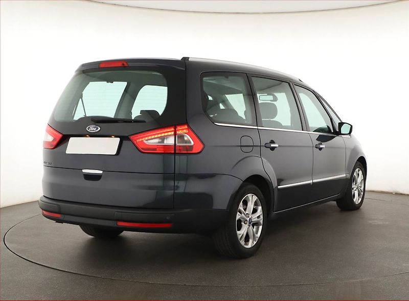 Ford Galaxy (2011) 2.0 TDCi, Automat, 7 míst - fotka 5 z 15