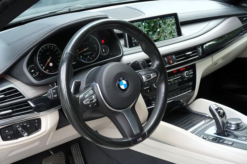 BMW X6 M50d, ČR, Tažné, Ventilace,H/K - fotka 15 z 42