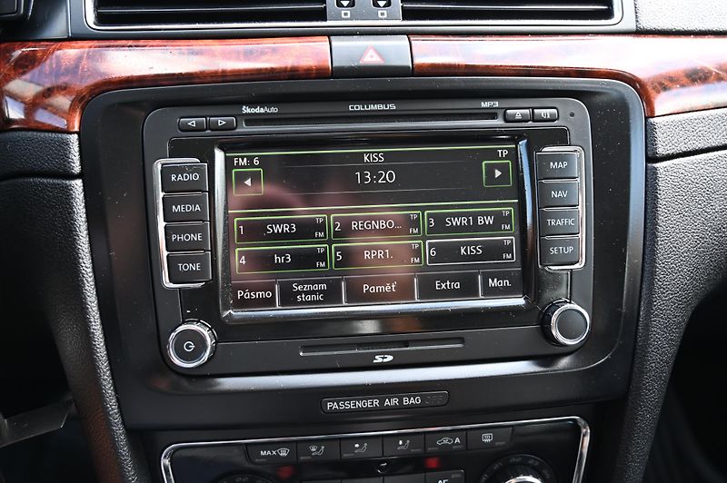 Škoda Superb 2.0TDI 125KW DSG Elegan. 12/09 - fotka 13 z 45