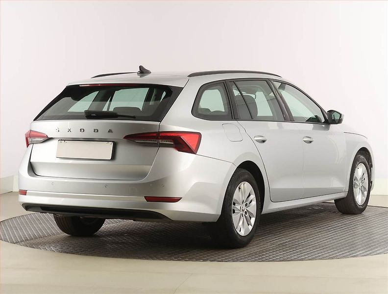 Škoda Octavia (2023) Ambition 2.0 TDI, ČR,1.maj - fotka 5 z 25