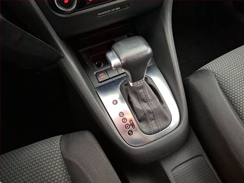 Volkswagen Golf (2009) 1.4 TSI, Automat, Serv.kniha - fotka 13 z 16