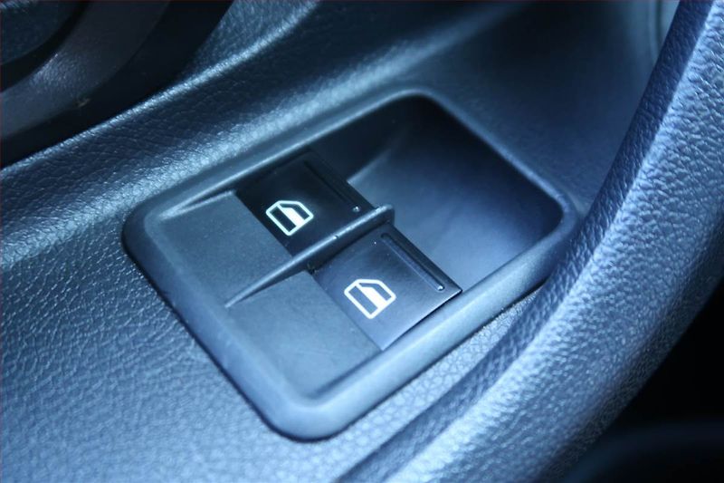 Škoda Fabia (2011) 1.4 16V, Serv.kniha - fotka 15 z 17