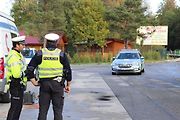 Do jihočeského měření emisí a kontrol u hotelu Sloup na silnici I/3 (bývalá E55) se zapojili policisté krajské dopravní policie, z dálničního oddělení Borek a táborští dopraváci. Vozidla se řidiči naváděli také z blízké dálnice D3.