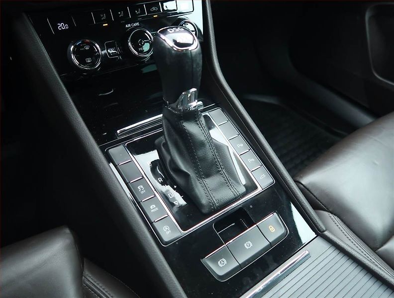 Škoda Superb (2017) Laurin&Klement 2.0 TDI 4x4 - fotka 13 z 22