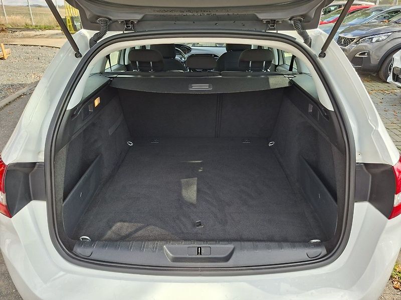 Peugeot 308 SW ACTIVE 1,2 PT M5 - fotka 5 z 23