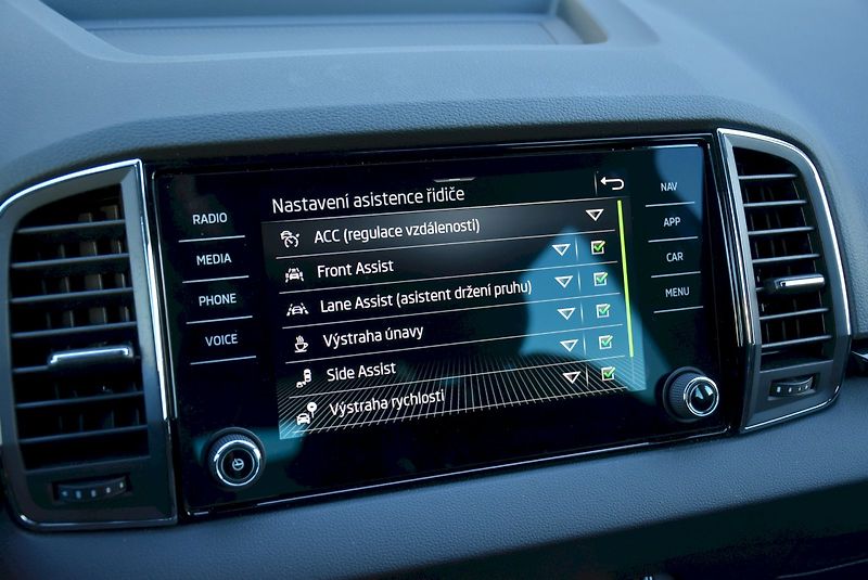 Škoda Karoq (2025) Top Selection 1,5 TSI 110 kW 6 - fotka 36 z 37