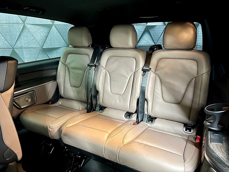 Mercedes-Benz Třídy V 300d 4MATIC AMG EXCLUSIVE XL - fotka 12 z 34