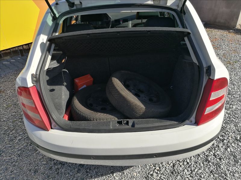 Škoda Fabia 1,4 i 16v klima - fotka 14 z 17