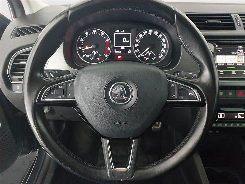 Škoda Fabia (2015) Style 1.2 TSI, Navi, Tempomat - fotka 16 z 20