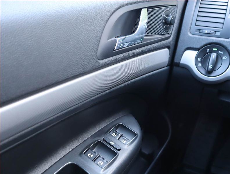 Škoda Octavia (2010) 1.2 TSI, Navi, Tempomat - fotka 16 z 16