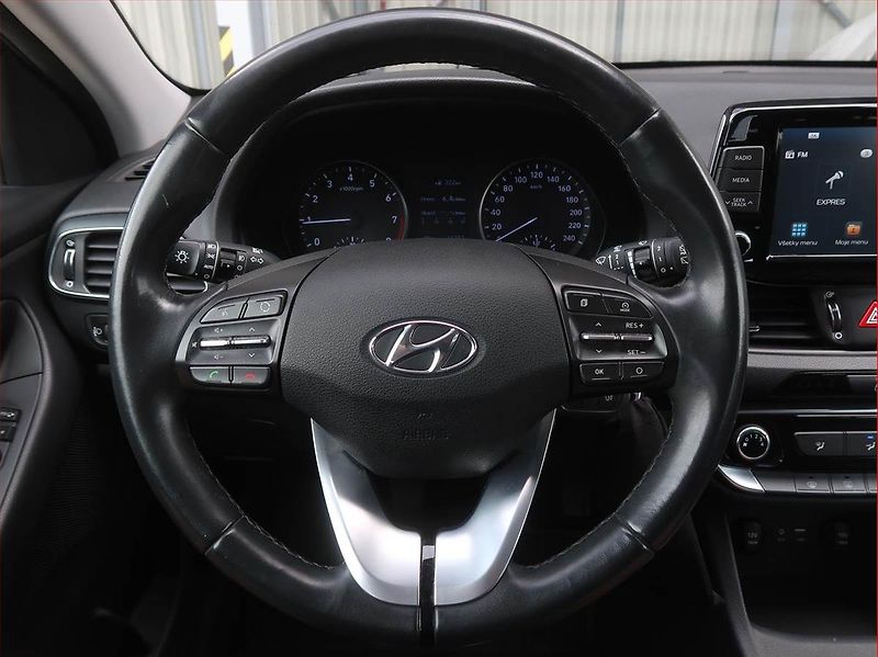 Hyundai i30 (2019) 1.4 CVVT, Tempomat - fotka 17 z 17