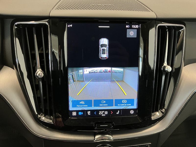 Volvo XC60 B4 FWD Momentum PRO AT8 - fotka 33 z 47