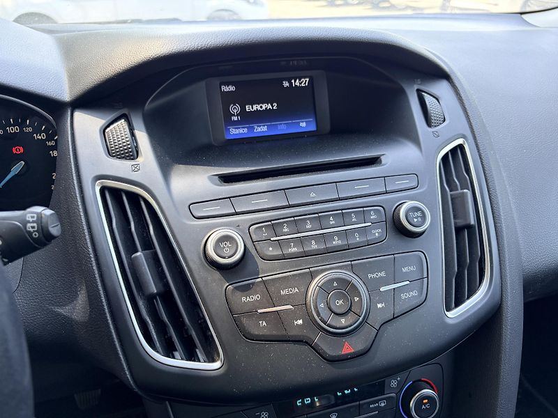 Ford Focus 1.0 EcoBoost   - fotka 13 z 29