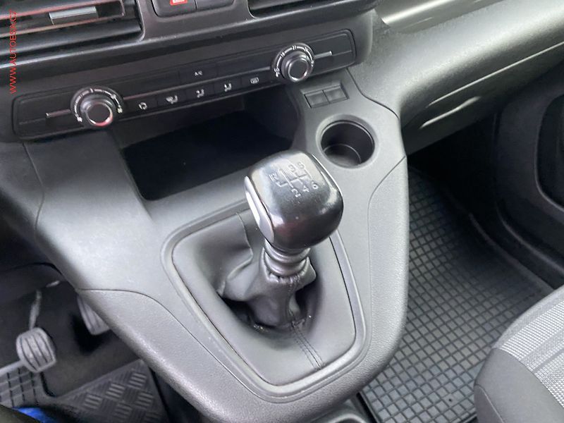 Opel Combo (2020) 1.2T MAXi, 1.maj,ČR, ENJOY - fotka 16 z 18