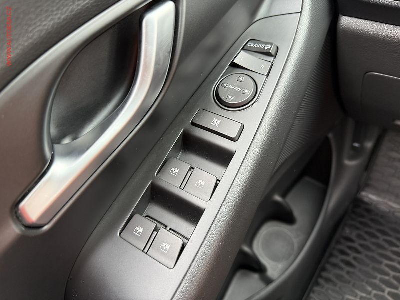 Hyundai i30 (2023) 1.0 T-GDi, ČR, AC, tempo - fotka 11 z 20
