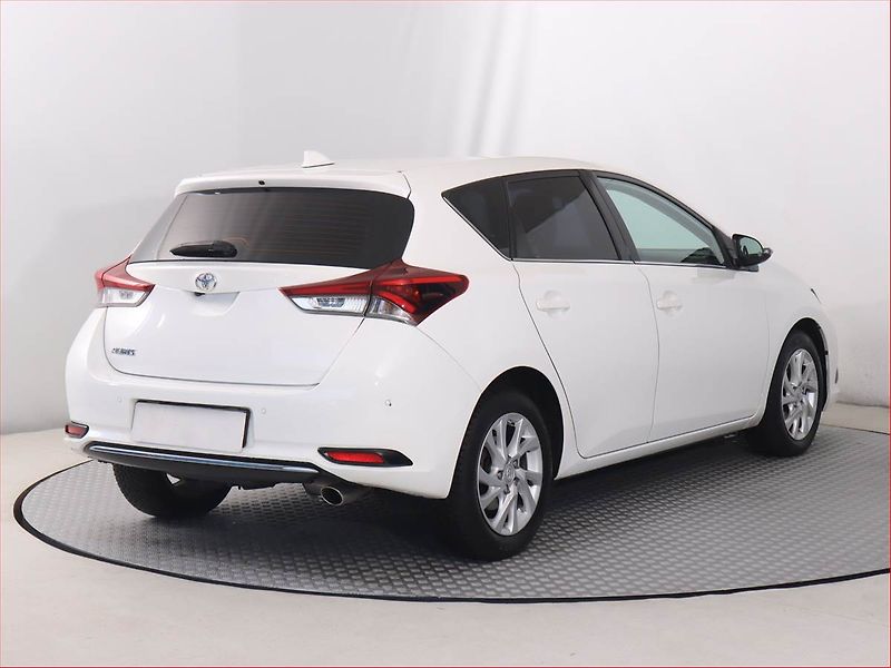 Toyota Auris (2018) 1.2 Ti, Automat, Serv.kniha - fotka 5 z 19